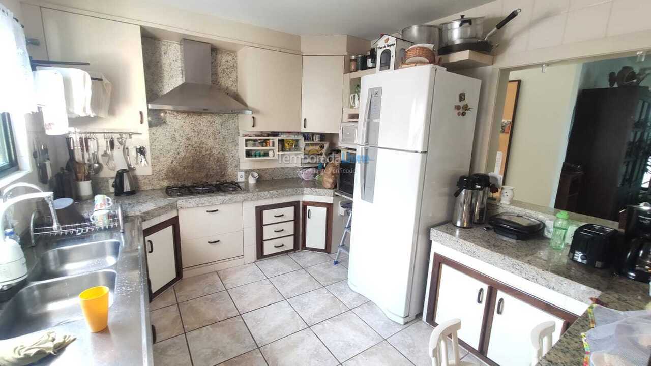 Casa para alquiler de vacaciones em Bombinhas (Mariscal)