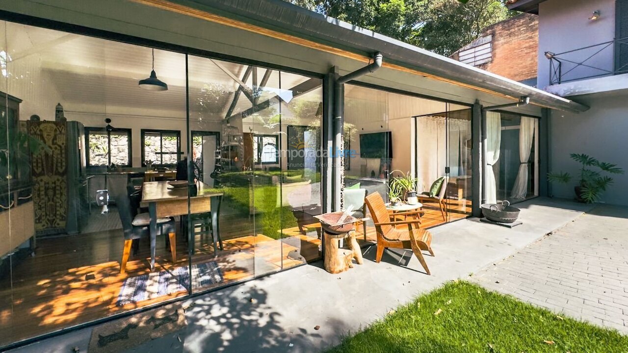 Casa para aluguel de temporada em Carapicuíba (Granja Viana)