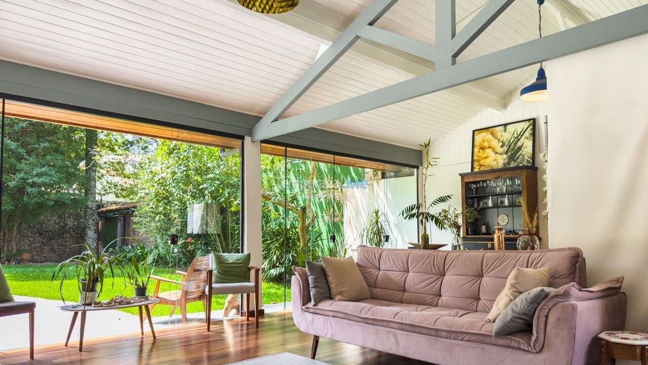 Casa para aluguel de temporada em Carapicuíba (Granja Viana)