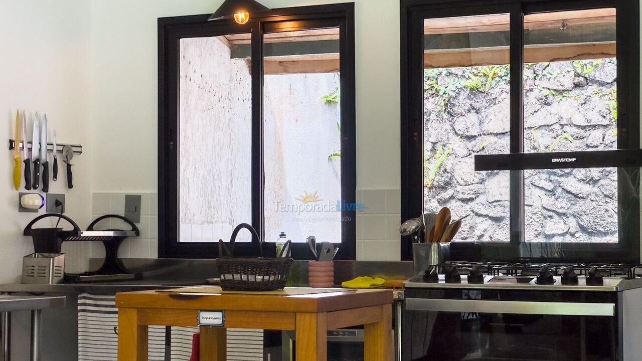 Casa para aluguel de temporada em Carapicuíba (Granja Viana)