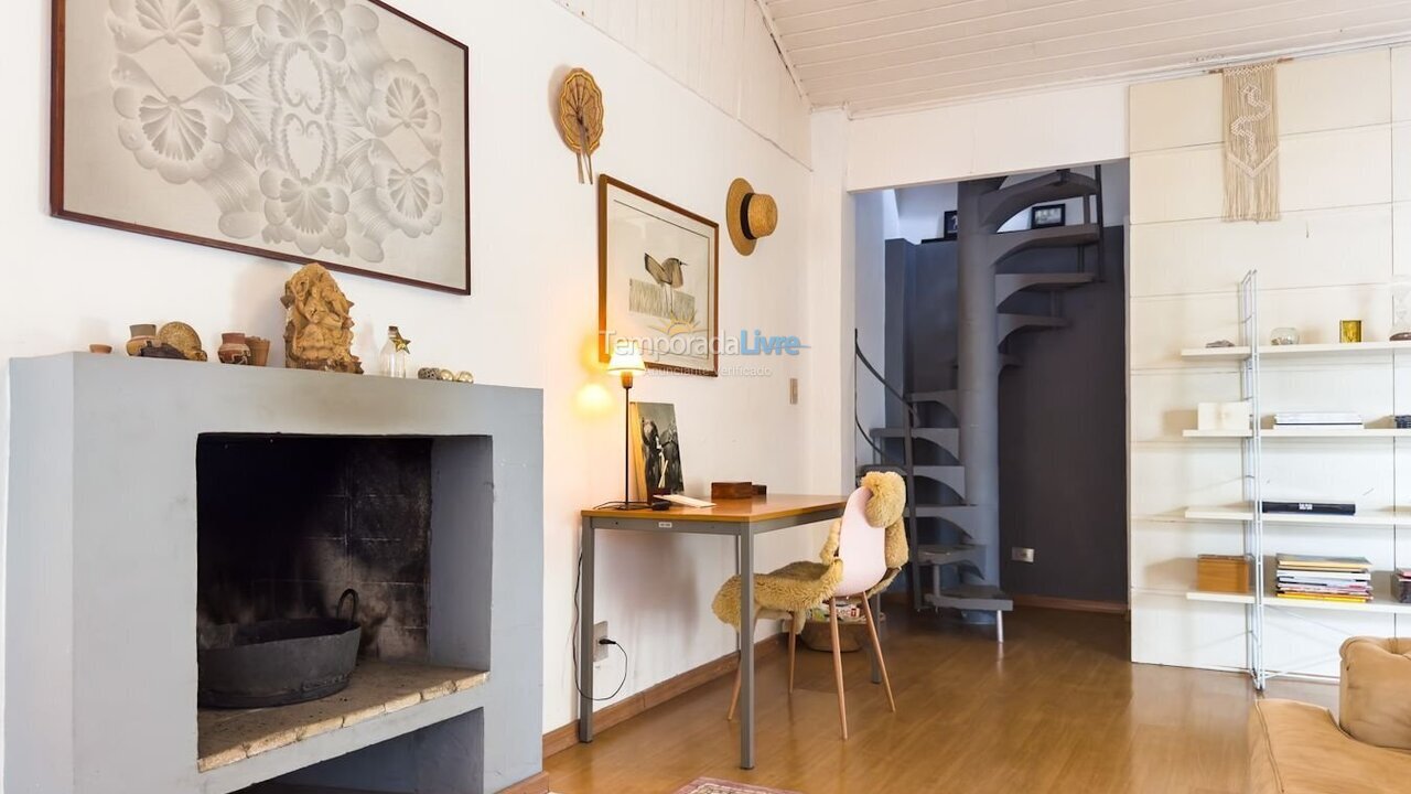 Casa para aluguel de temporada em Carapicuíba (Granja Viana)