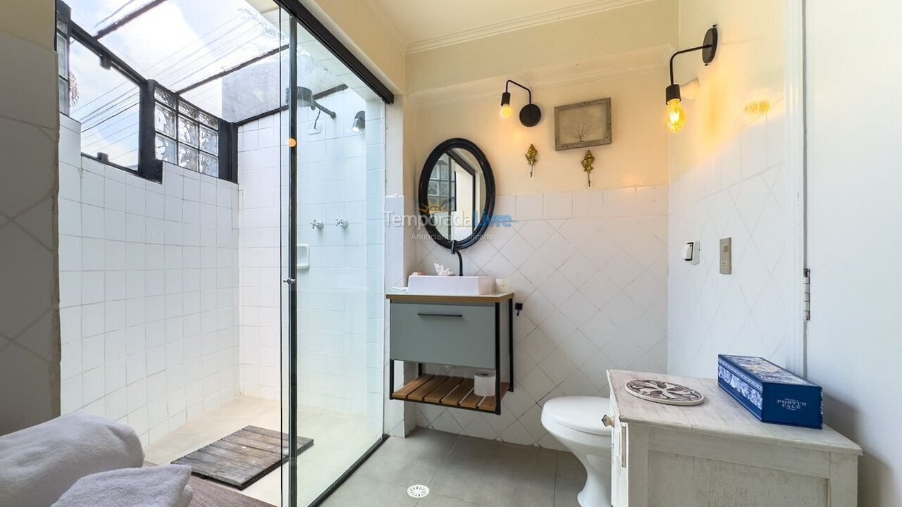 Casa para aluguel de temporada em Carapicuíba (Granja Viana)