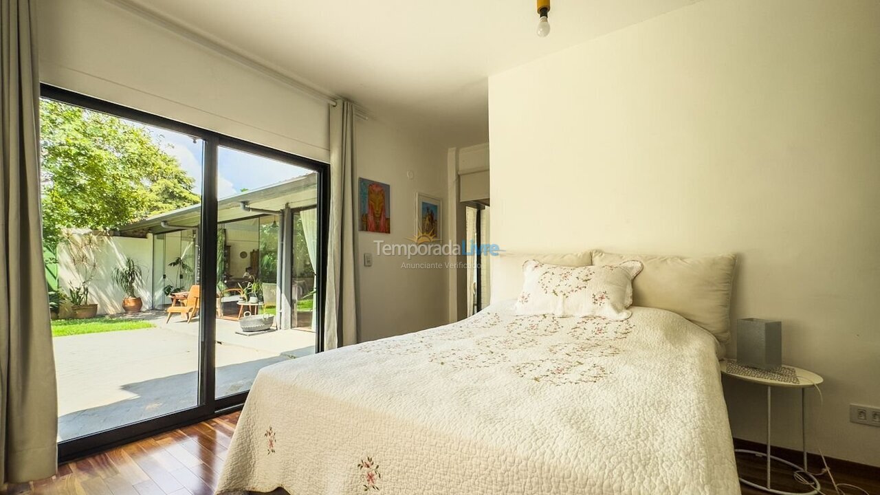 Casa para aluguel de temporada em Carapicuíba (Granja Viana)