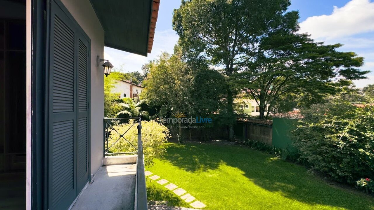 Casa para aluguel de temporada em Carapicuíba (Granja Viana)