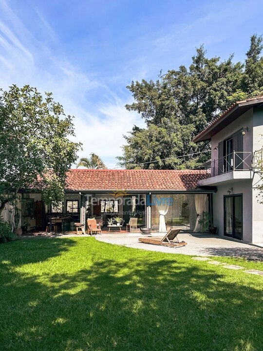 Casa para aluguel de temporada em Carapicuíba (Granja Viana)