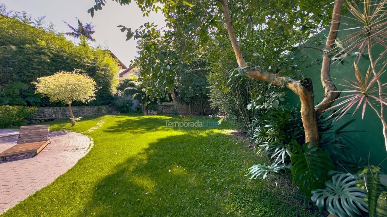 Casa para aluguel de temporada em Carapicuíba (Granja Viana)