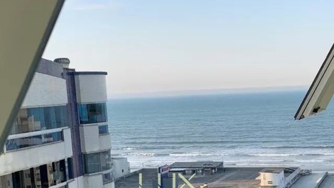 LARGE APARTMENT IN THE CENTRAL OF MEIA PRAIA