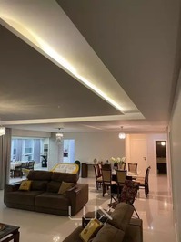 LARGE APARTMENT IN THE CENTRAL OF MEIA PRAIA