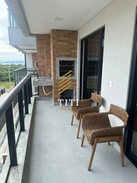 Apartamento com Piscina Aquecida