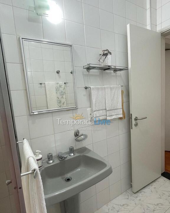Apartamento para aluguel de temporada em Guarujá (Pitangueiras)