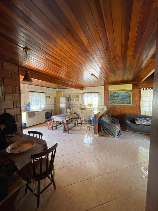 Casa para aluguel de temporada em Caraguatatuba (Massaguaçu)