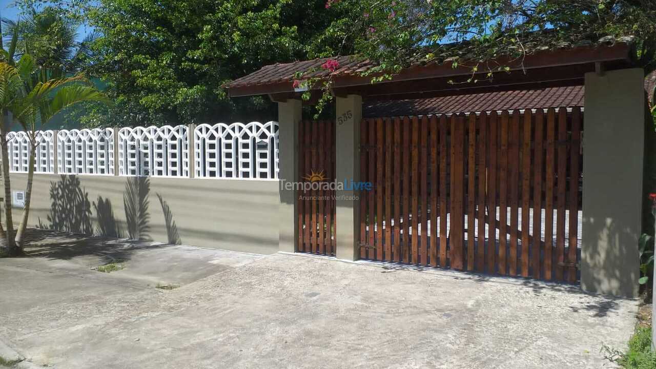 Casa para aluguel de temporada em Caraguatatuba (Massaguaçu)