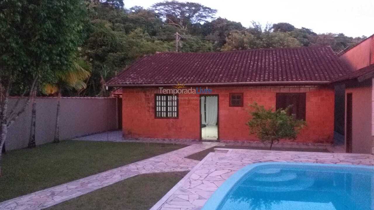 Casa para aluguel de temporada em Caraguatatuba (Massaguaçu)