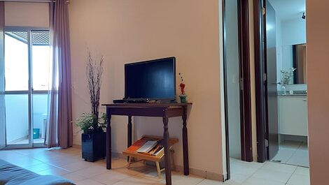 Visão da sala de estar e tv