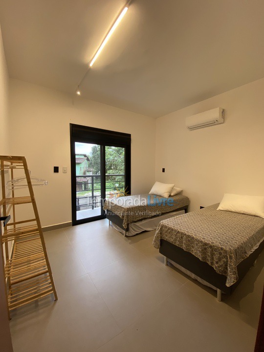 House for vacation rental in Bertioga (Bertioga Praia de Guaratuba)