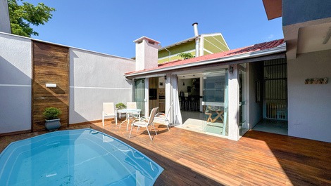 Cove with 3 suites and swimming pool