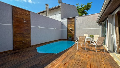 Cove with 3 suites and swimming pool