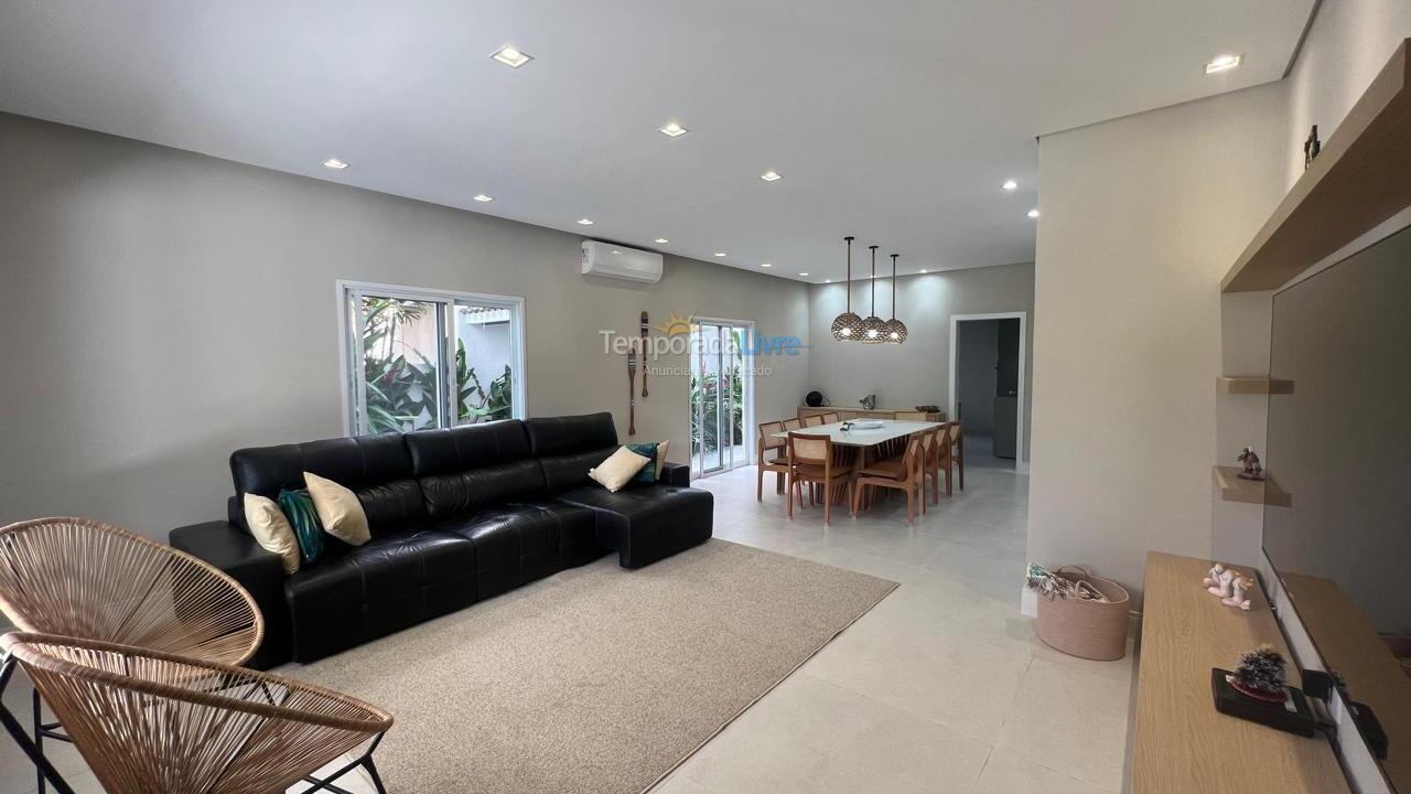 House for vacation rental in Bertioga (Condominio Morada da Praia)