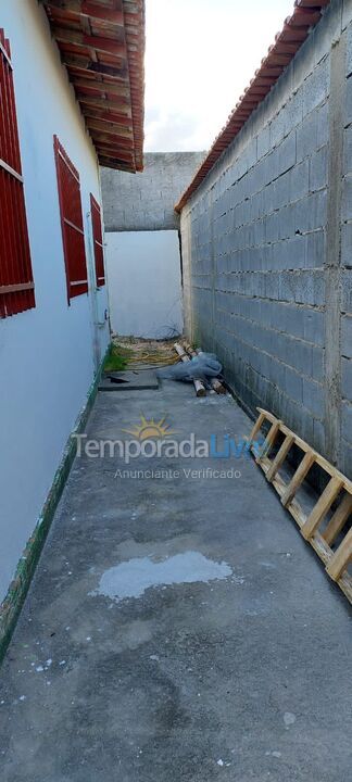 Casa para aluguel de temporada em Guarapari (Praia de Santa Monica)