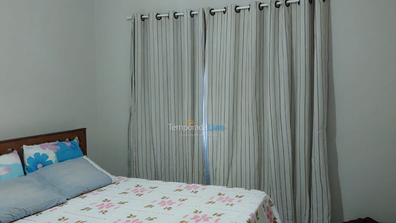 Casa para aluguel de temporada em Guarapari (Praia de Santa Monica)