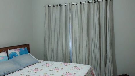 Casa de praia frente para um paraíso.