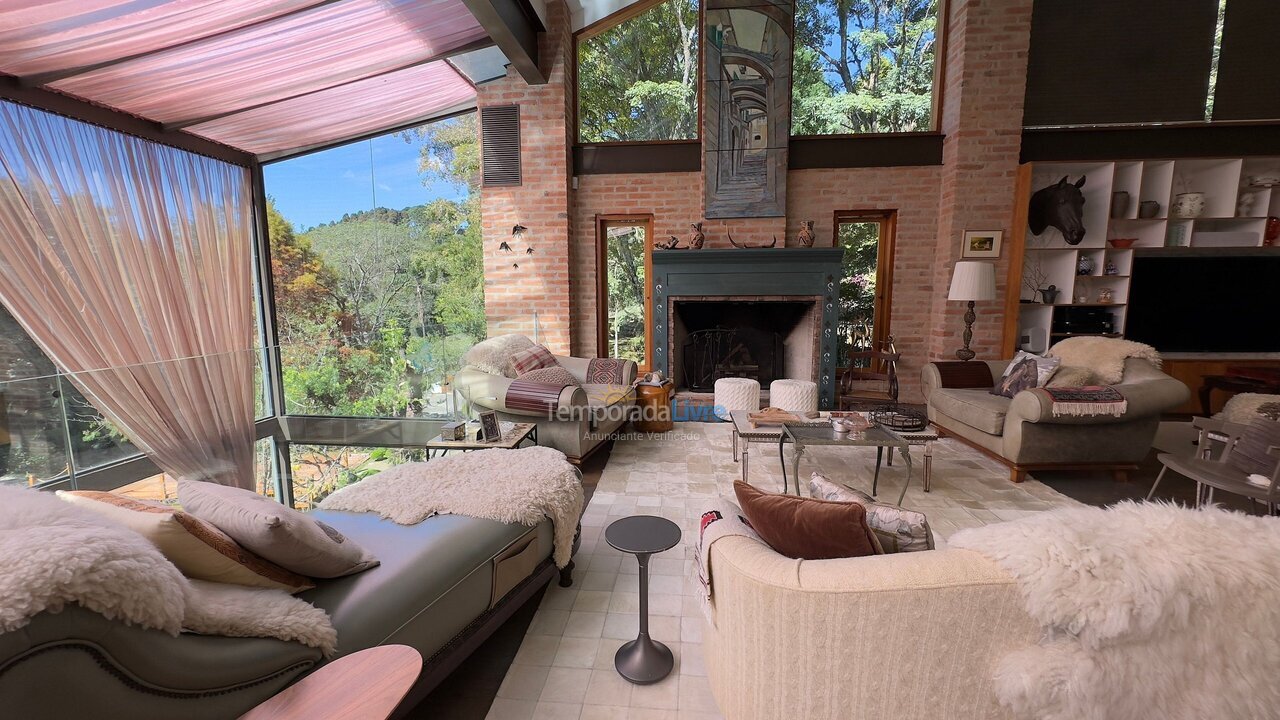 Casa para alquiler de vacaciones em Campos do Jordão (Pedra do Fogo)