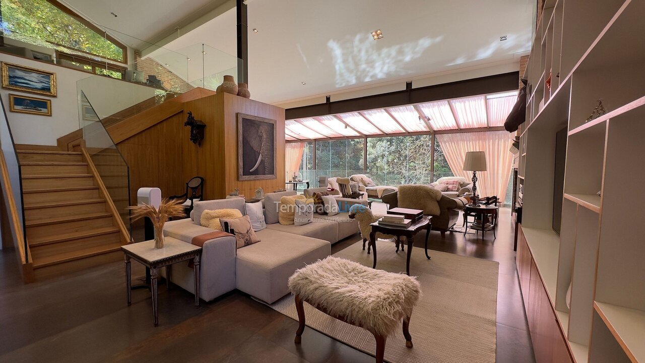 Casa para alquiler de vacaciones em Campos do Jordão (Pedra do Fogo)