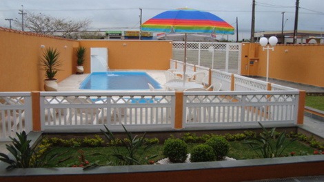 Casa de Temporada em Peruíbe com Piscina Adulto e Infantil