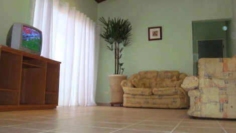 Casa de Temporada em Peruíbe com Piscina Adulto e Infantil