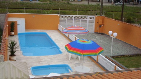 Casa de Temporada em Peruíbe com Piscina Adulto e Infantil