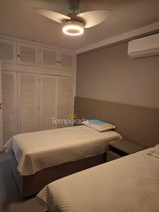 Apartment for vacation rental in Guarujá (Pitangueiras)