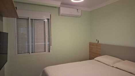 Quarto cama casal queen