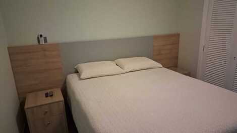 Quarto cama casal queen