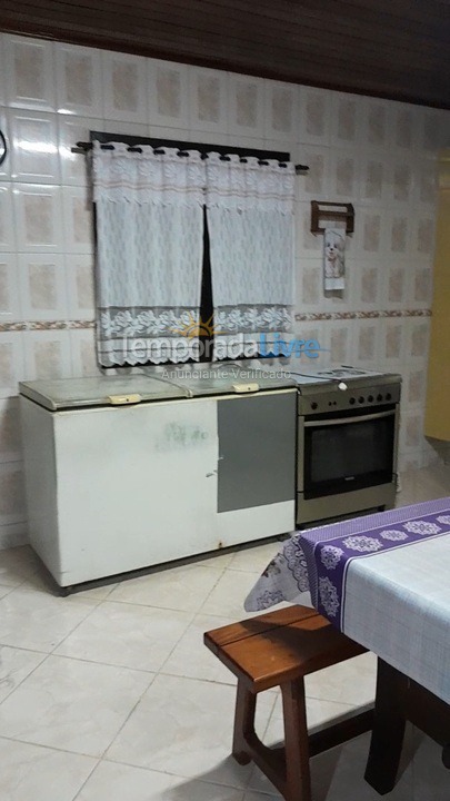 Casa para aluguel de temporada em Caraguatatuba (Massaguaçu)