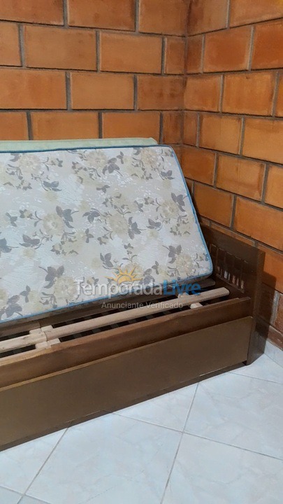 Casa para aluguel de temporada em Caraguatatuba (Massaguaçu)