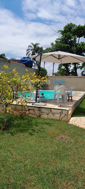 Casa para aluguel de temporada em Caraguatatuba (Massaguaçu)