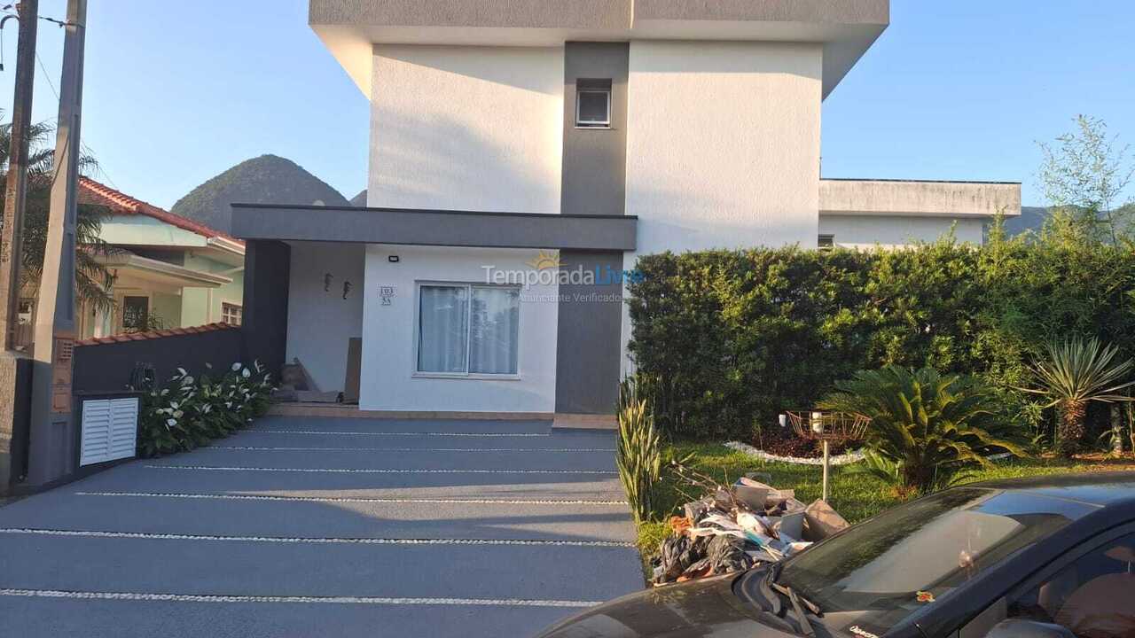 Casa para aluguel de temporada em Bertioga (Condominio Morada da Praia)