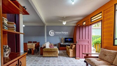 Chalé Rústico com Piscina na Praia do Campeche