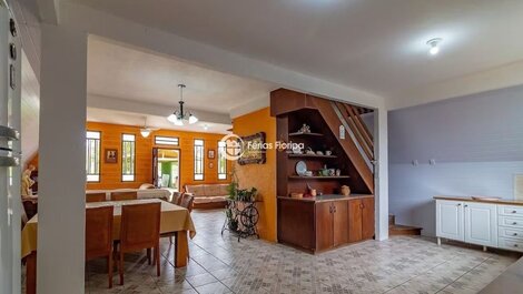 Chalé Rústico com Piscina na Praia do Campeche