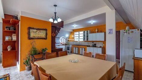 Chalé Rústico com Piscina na Praia do Campeche