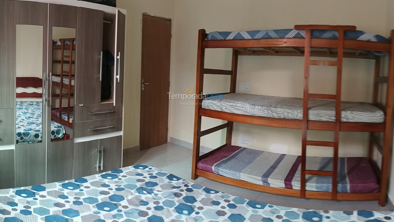 Casa para aluguel de temporada em Mongaguá (Mongaguá)