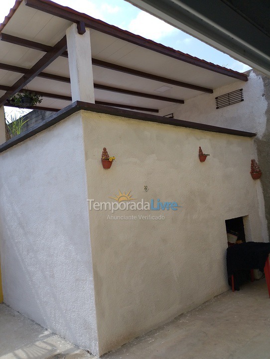 Chácara / sítio para aluguel de temporada em Santa Branca (Santa Tereza)