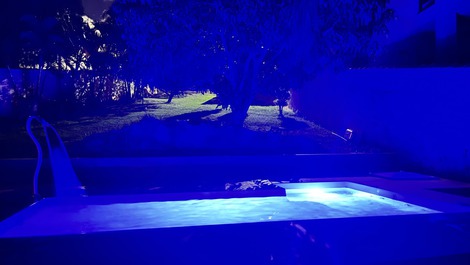 Zona privilegiada de Águas. A 700 m del centro y a 6 km del parque acuático Thermas.