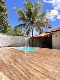 Zona privilegiada de Águas. A 700 m del centro y a 6 km del parque acuático Thermas.