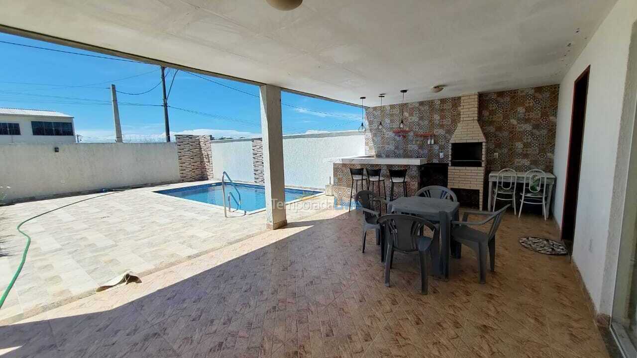 Apartamento para aluguel de temporada em Cabo Frio (Colinas de Pero)