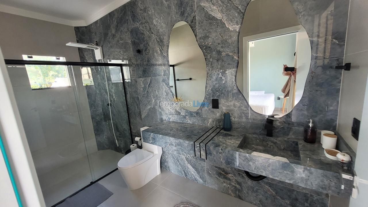 Casa para aluguel de temporada em Itapoá (Itapema do Norte)