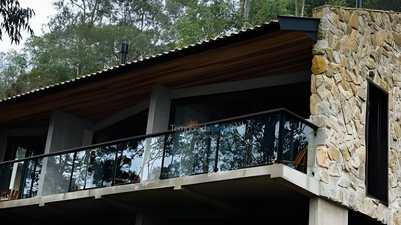 Casa para alquiler de vacaciones em Campos do Jordão (Alto dos Mellos)