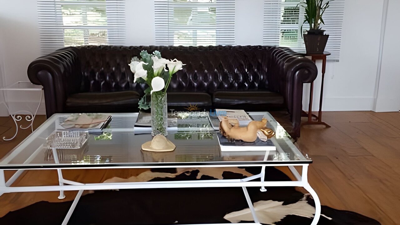 Casa para alquiler de vacaciones em Campos do Jordão (Alto dos Mellos)