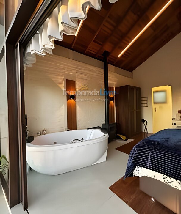 Casa para aluguel de temporada em Campos do Jordão (Alto dos Mellos)