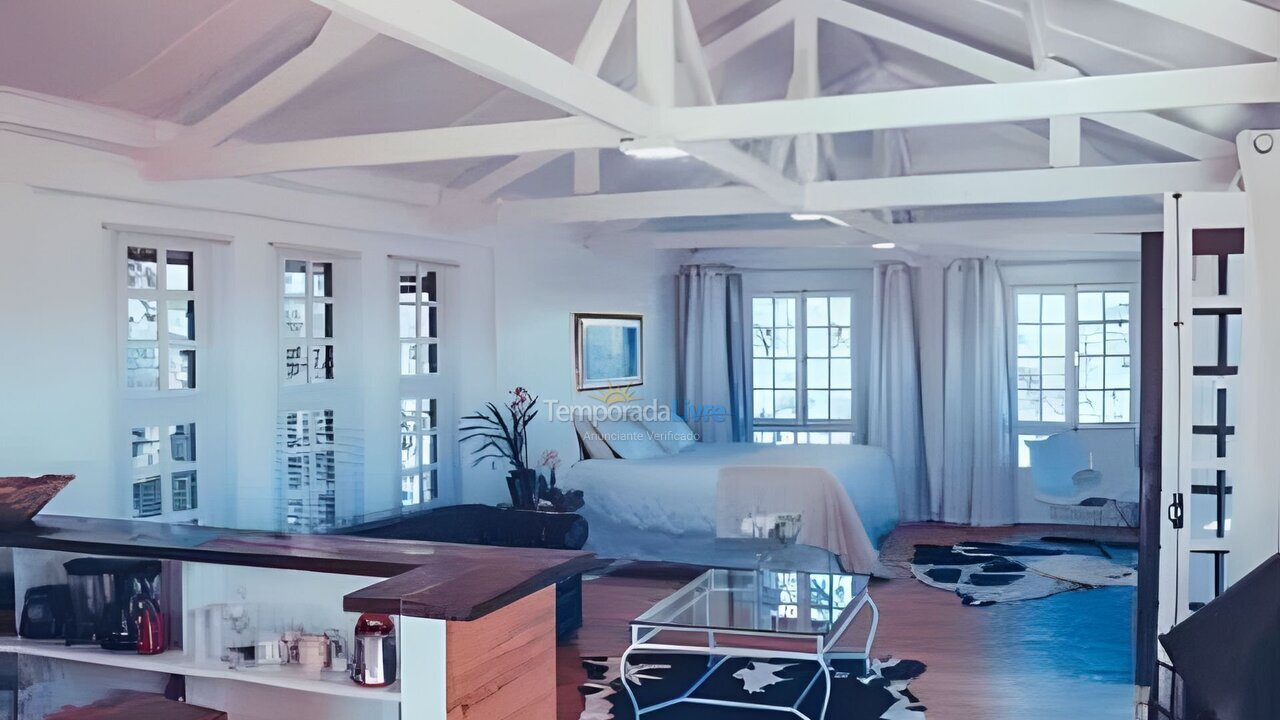 Casa para alquiler de vacaciones em Campos do Jordão (Alto dos Mellos)